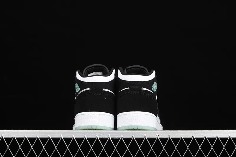 All categories Air Jordan Jordan series basketball shoes Air Jordan 1 Mid Air Jordan 1 Mid AJ1 Joe 1 black and white color luminous starry mid-top BQ6931-103